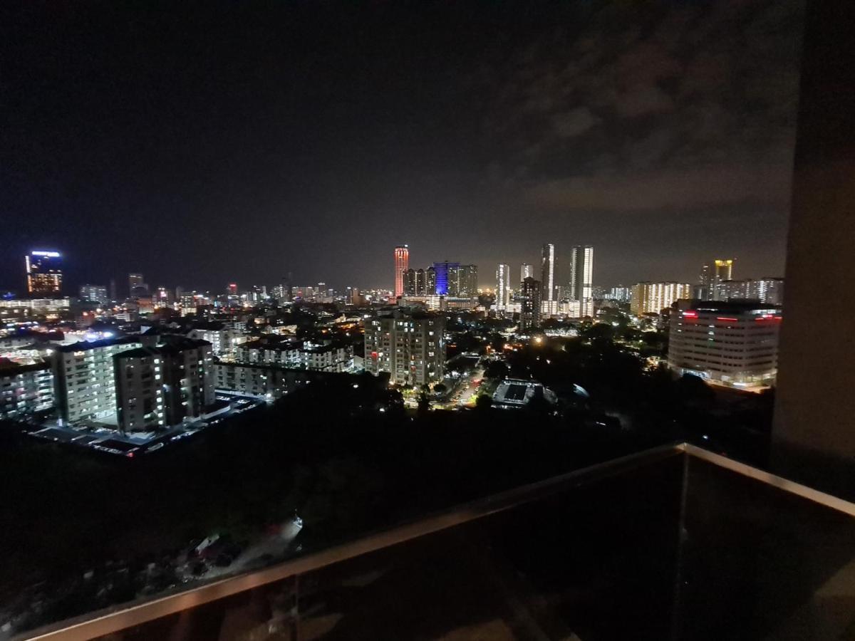 Beacon Executive Suite - Skypool Penang View George Town Esterno foto