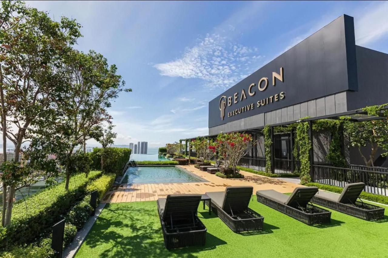 Beacon Executive Suite - Skypool Penang View George Town Esterno foto