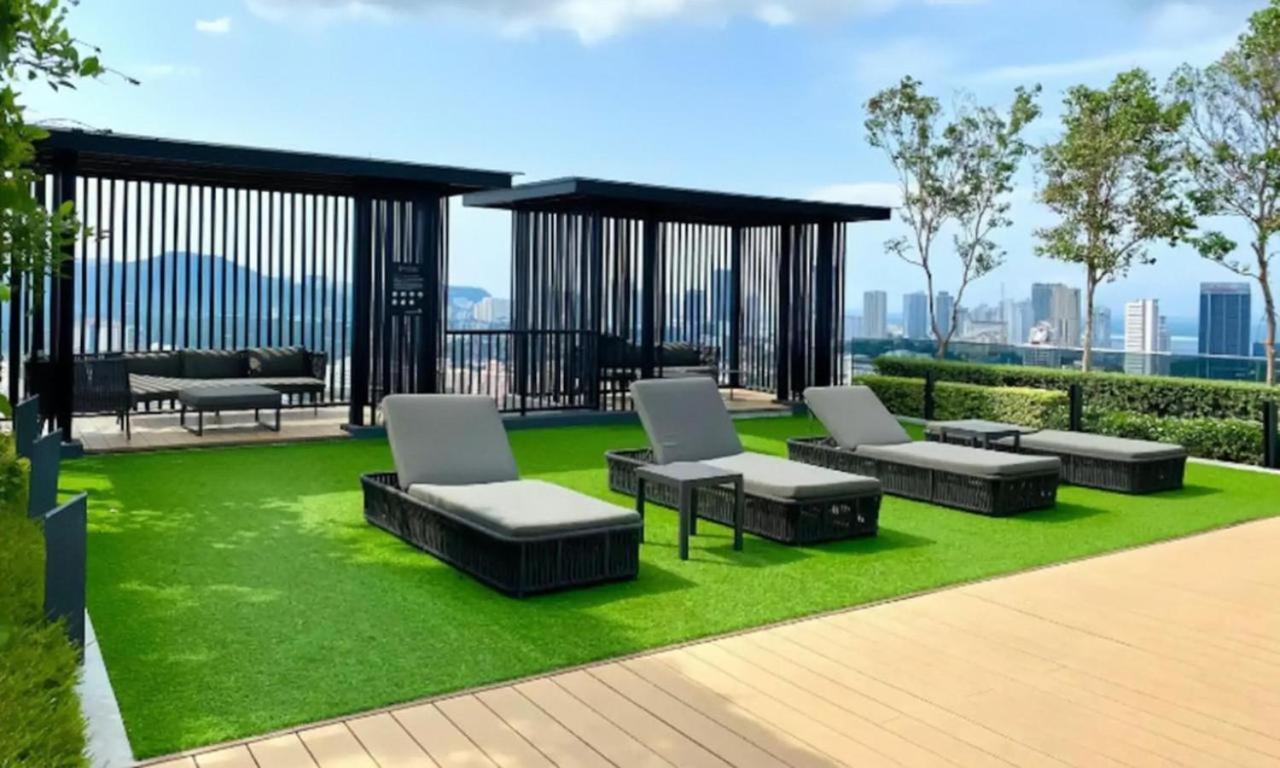 Beacon Executive Suite - Skypool Penang View George Town Esterno foto