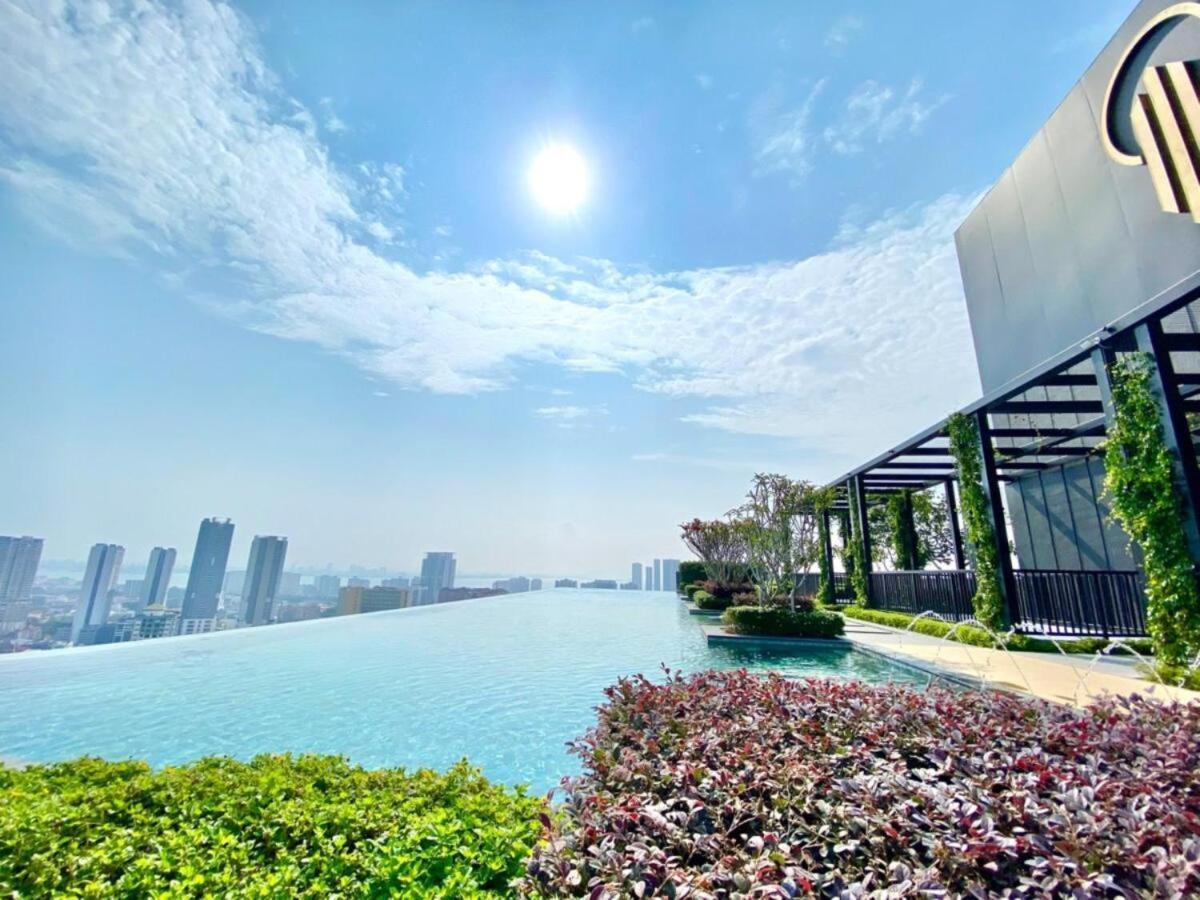 Beacon Executive Suite - Skypool Penang View George Town Esterno foto