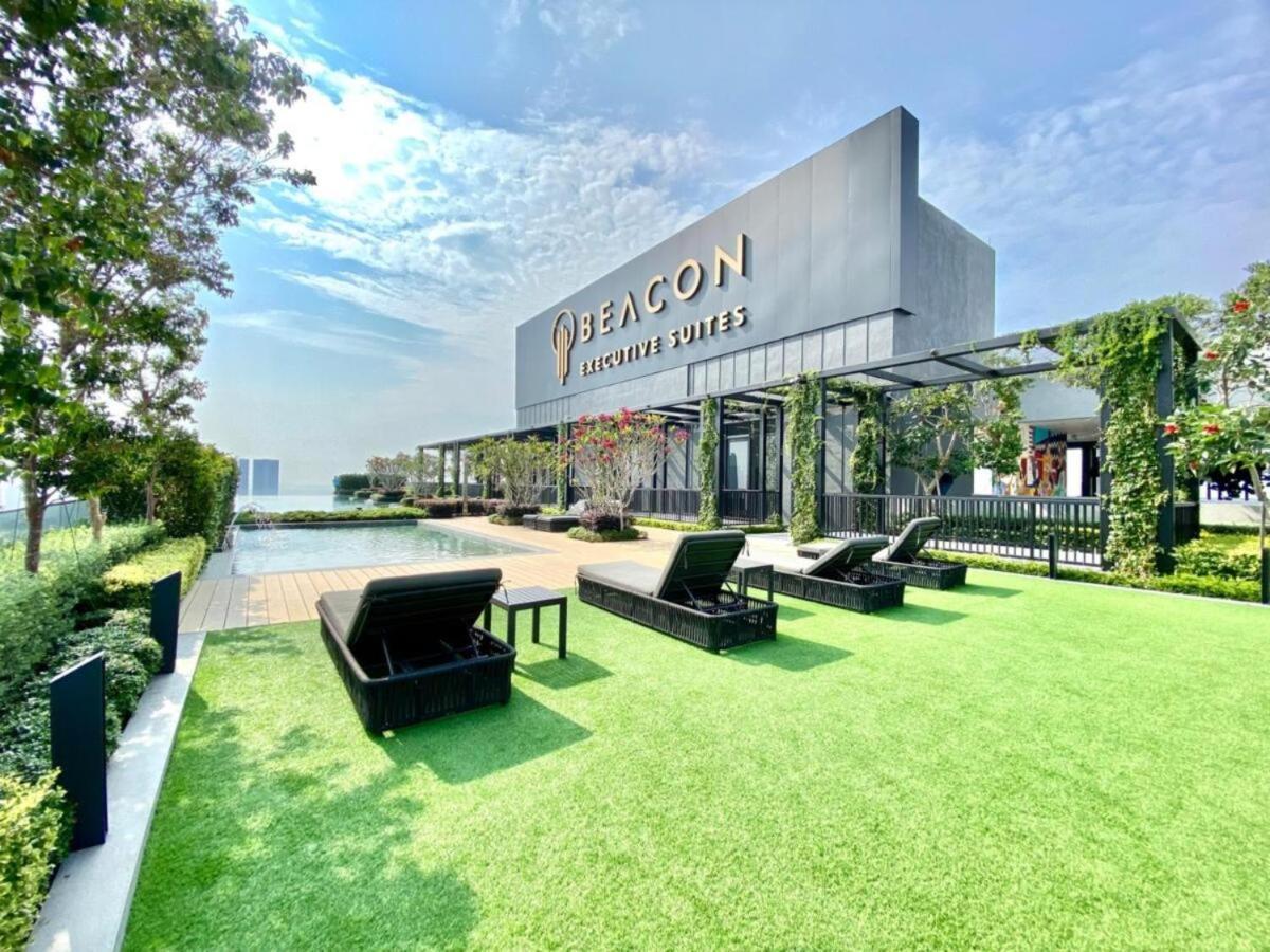 Beacon Executive Suite - Skypool Penang View George Town Esterno foto