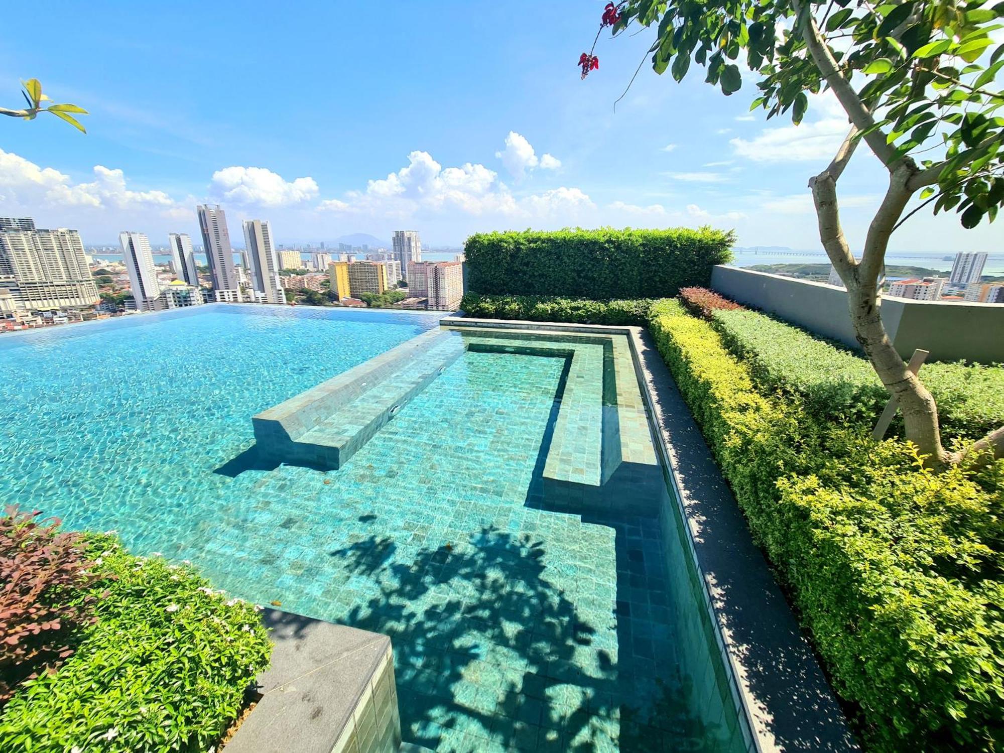 Beacon Executive Suite - Skypool Penang View George Town Esterno foto