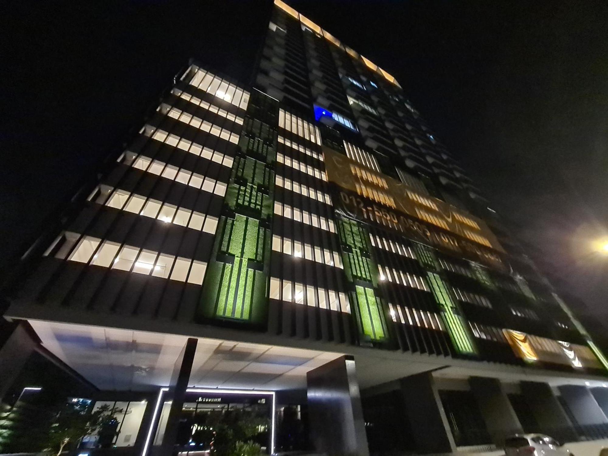 Beacon Executive Suite - Skypool Penang View George Town Esterno foto