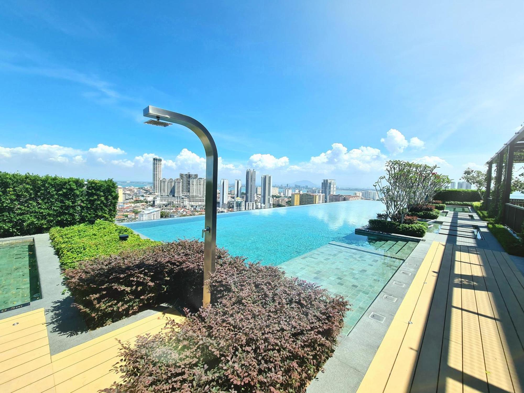 Beacon Executive Suite - Skypool Penang View George Town Esterno foto