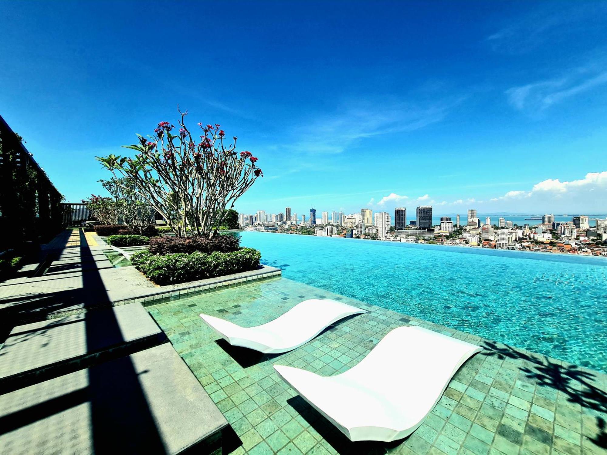 Beacon Executive Suite - Skypool Penang View George Town Esterno foto