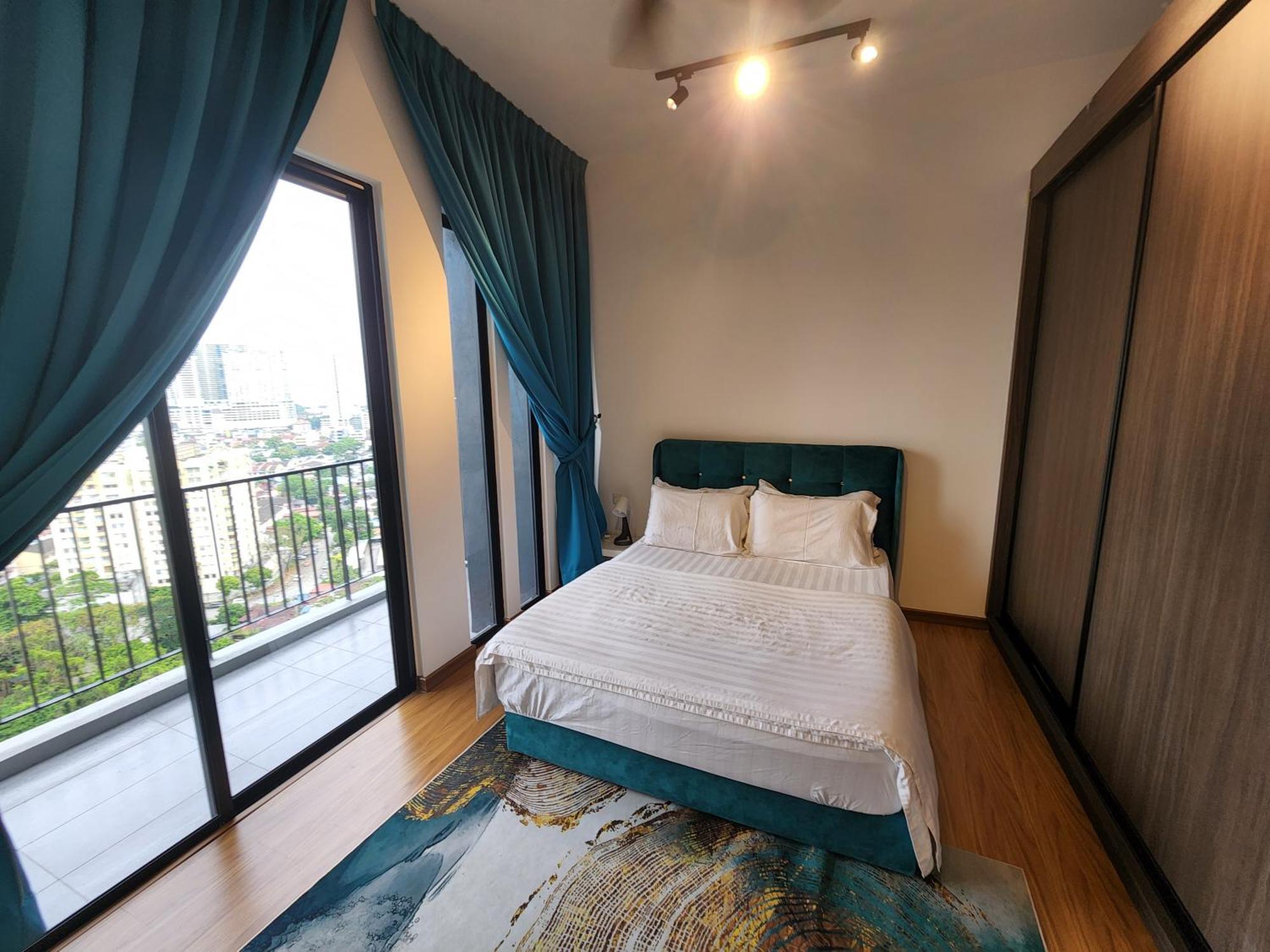 Beacon Executive Suite - Skypool Penang View George Town Esterno foto